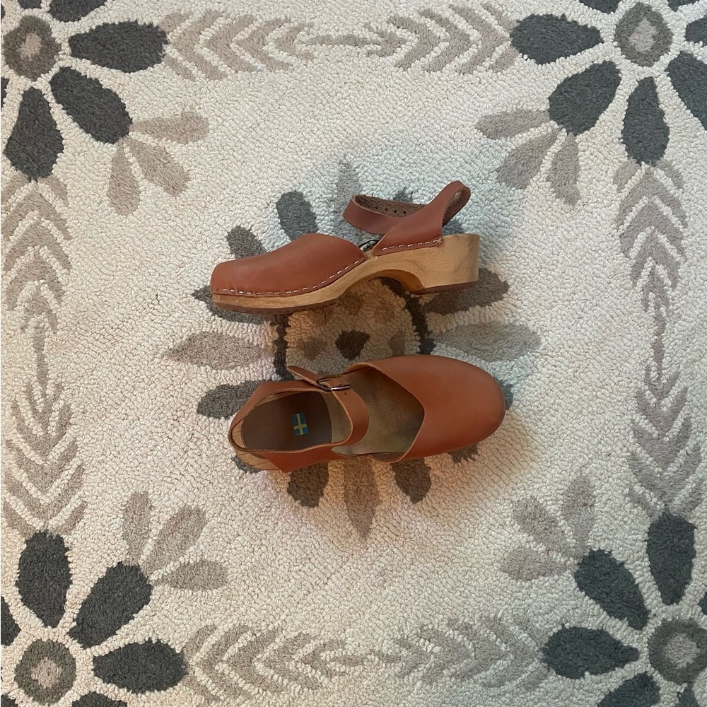 Lotta From Stockholm Tan Leather Clogs